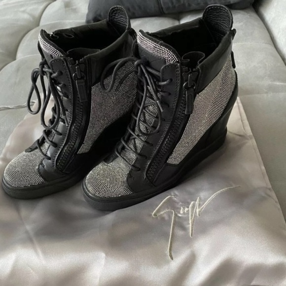 Giuseppe Zanotti Black and Silver Lace Up Boots with High-Top Design - Picture 2 of 6